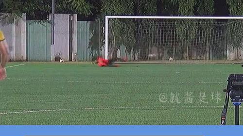 越南网红足球小哥是谁,网红小哥的足球传奇之路