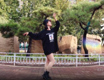 网红舞蹈教学流行舞视频,跟随网红一起舞动青春